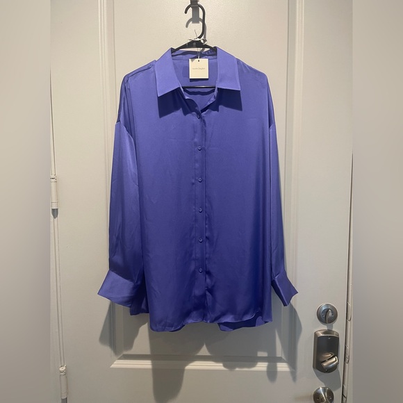 Favorite Daughter Smooth Ex-Boyfriend Satin Shirt Very Peri Purple Size M - Picture 3 of 10